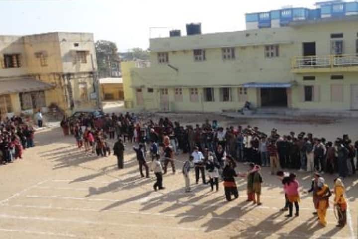 Smt CC Mahila Arts and Sheth CN Commerce College campus in Visnagar, Gujarat, India — photo 5