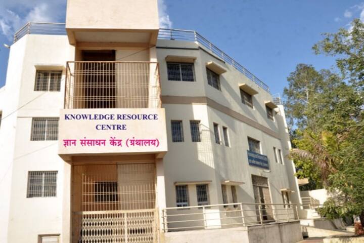 Matsyodari Shikshan Sanstha's Arts Science and Commerce College campus in Jalna, Maharashtra, India — photo 3