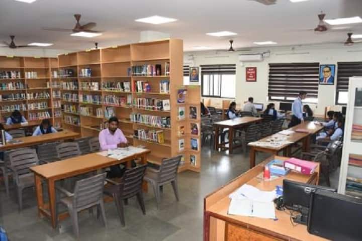 Vidya Prabodhini College of Commerce Education Computer and Management campus in Panaji, Goa, India — photo 3