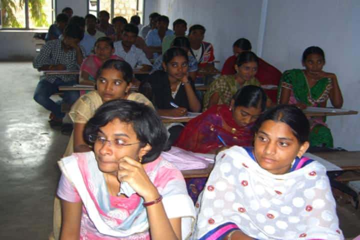 Andhra Christian College campus in Guntur, Andhra Pradesh, India — photo 3