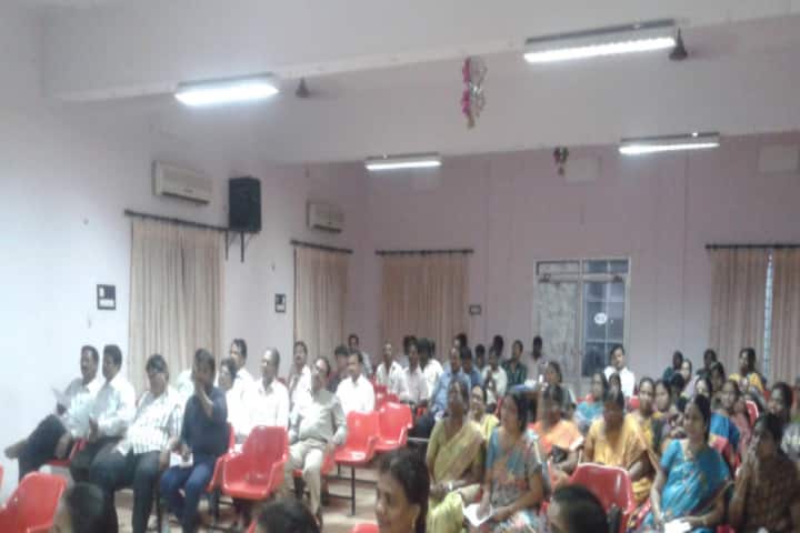 Andhra Christian College campus in Guntur, Andhra Pradesh, India — photo 5