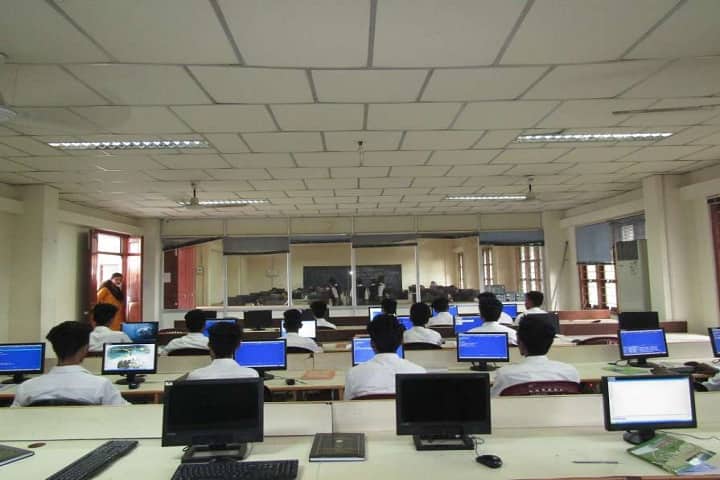 Swamy Saswathikananda College campus in Manakunnam, Kerala, India — photo 5