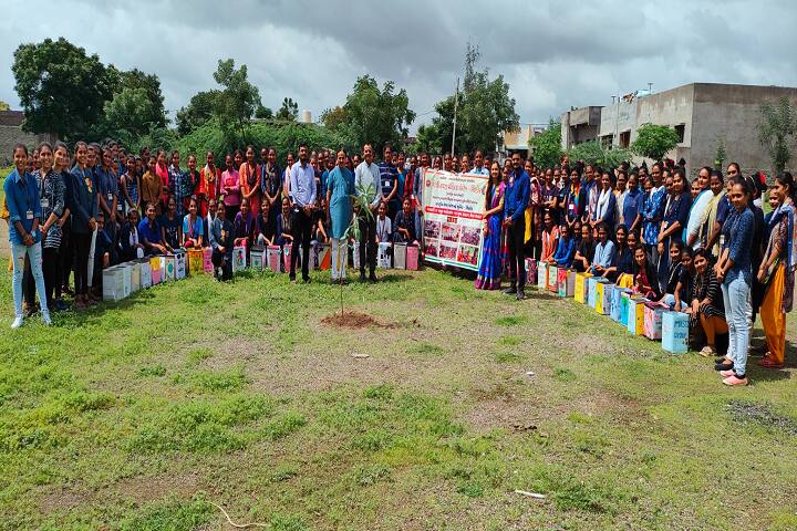 Gopinathji Women's College campus in Sihor, Gujarat, India — photo 2