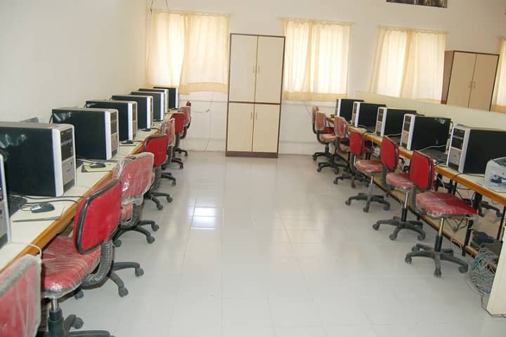 Walchand College of Arts and Science campus in Solapur, Maharashtra, India — photo 2