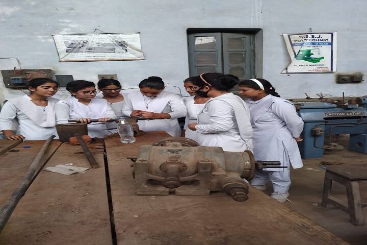 Government Girls Polytechnic campus in Bulandshahr, Uttar Pradesh, India — photo 5