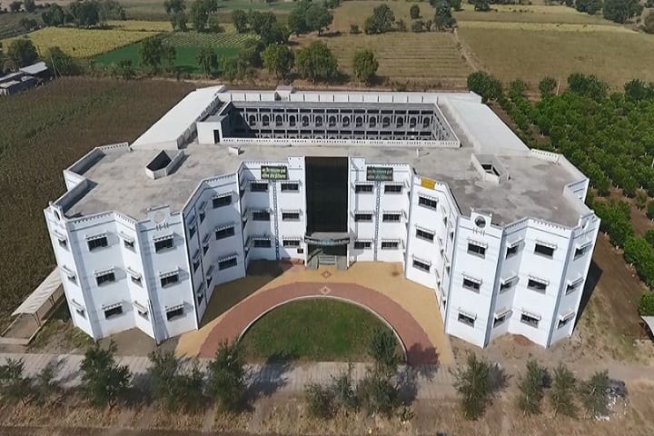 Swatantrya Vir Ganpatrao Ingle College of Agriculture campus in Jalgaon, Maharashtra, India — photo 1