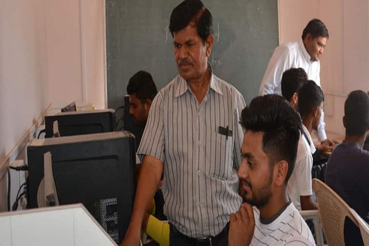 Sau Rajnitai Nanasaheb Deshmukh Arts Commerce and Science College campus in Bhadgaon, Maharashtra, India — photo 3