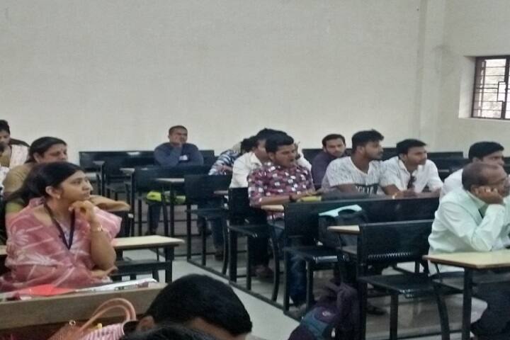 KG College of Arts and Commerce campus in Ahmednagar, Maharashtra, India — photo 1
