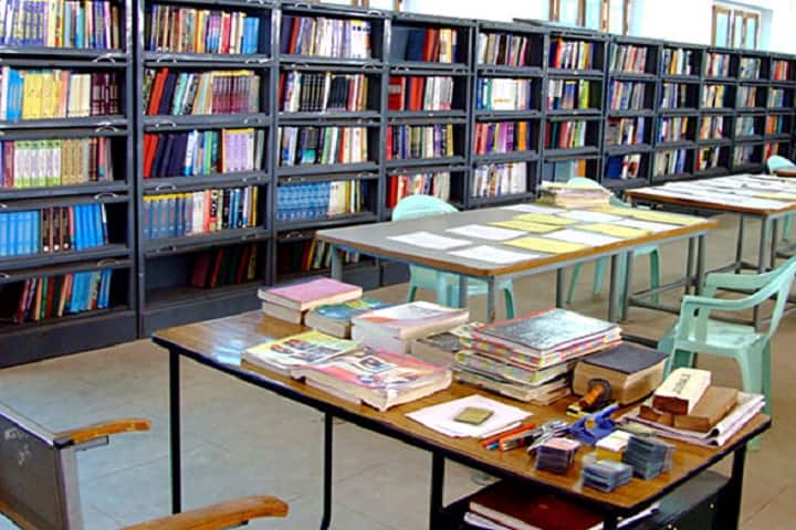 Sunbeam College for Women campus in Varanasi, Uttar Pradesh, India — photo 2