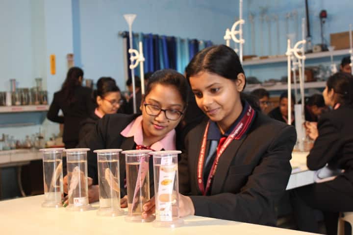 Sunbeam College for Women campus in Varanasi, Uttar Pradesh, India — photo 3