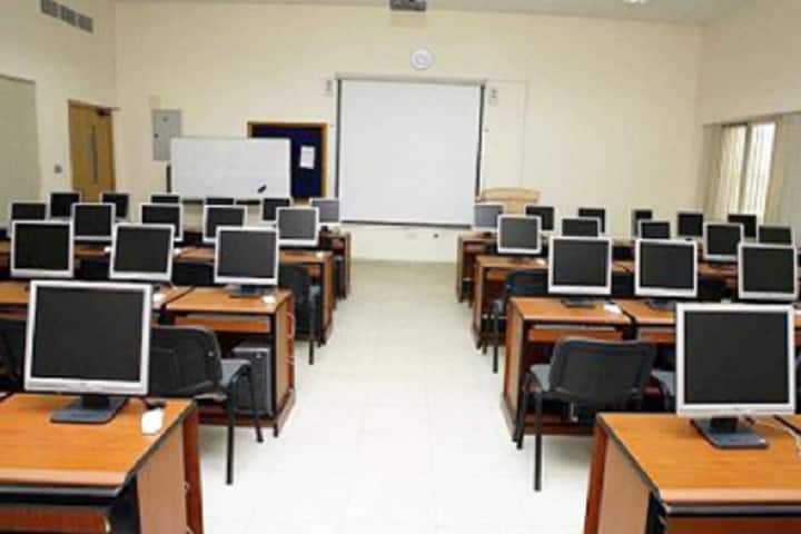 Sunbeam College for Women campus in Varanasi, Uttar Pradesh, India — photo 4