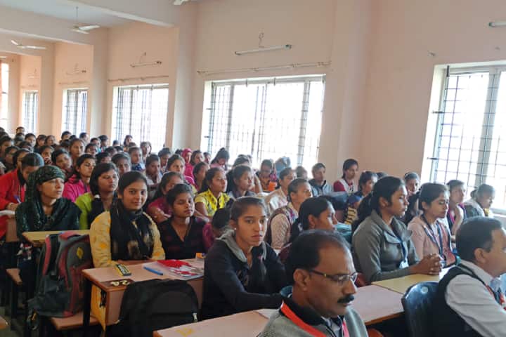 Smt Rewaben Manoharbhai Patel Mahila Kala Mahavidyalaya campus in Bhandara, Maharashtra, India — photo 3