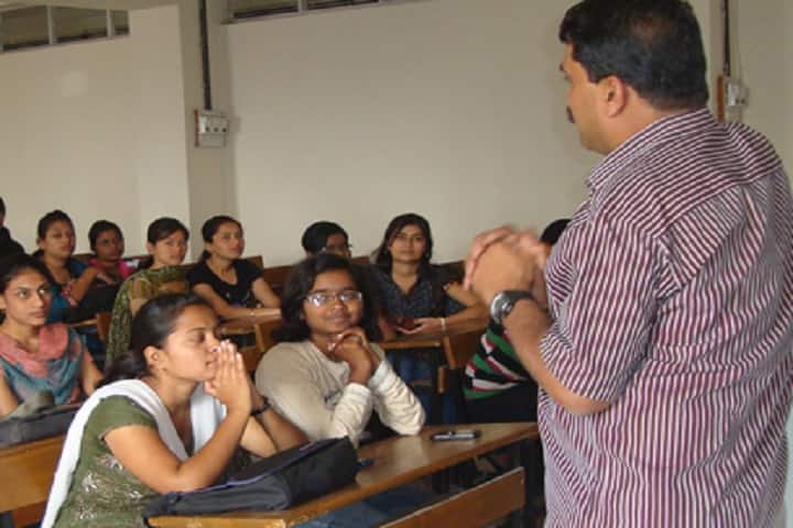 Sinhgad College of Arts and Commerce campus in Pune, Maharashtra, India — photo 1
