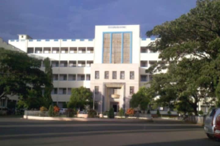 KLES Institute of Nursing Sciences campus in Hubli, Karnataka, India — photo 1