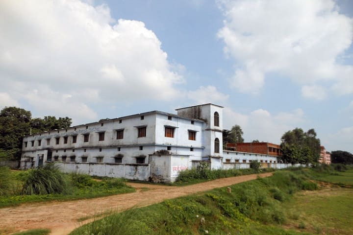 Shri Rainath Brahmadev Degree College campus in Deoria, Uttar Pradesh, India — photo 1