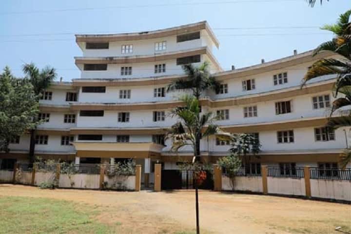Annoor Dental College and Hospital campus in Ernakulam, Kerala, India — photo 6