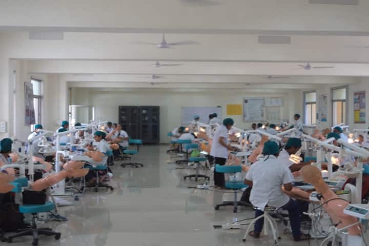 AMC Dental College campus in Ahmedabad, Gujarat, India — photo 5
