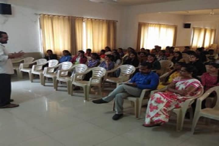 KLE Society's College of Commerce campus in Belgaum, Karnataka, India — photo 2