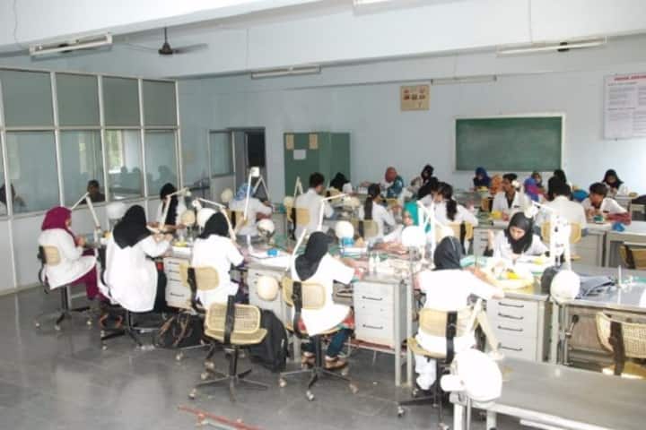 Al-Badar Rural Dental College and Hospital campus in Gulbarga, Karnataka, India — photo 4