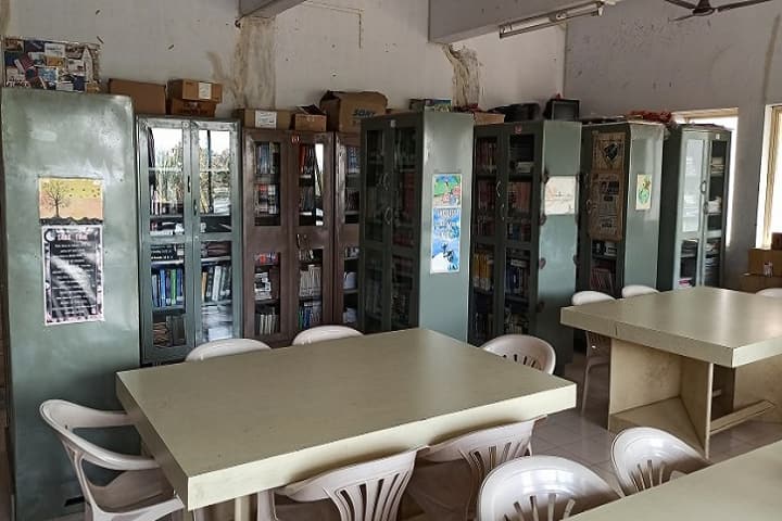 Dolat Usha Institute of Applied Sciences and Dhiru Sarla Institute of Management and Commerce campus in Valsad, Gujarat, India — photo 3