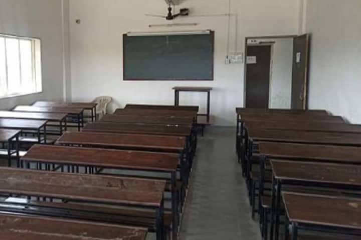 Dolat Usha Institute of Applied Sciences and Dhiru Sarla Institute of Management and Commerce campus in Valsad, Gujarat, India — photo 4