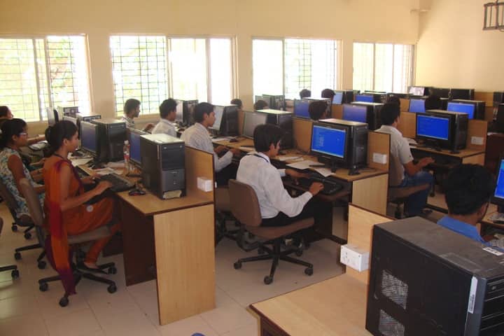 Dolat Usha Institute of Applied Sciences and Dhiru Sarla Institute of Management and Commerce campus in Valsad, Gujarat, India — photo 5