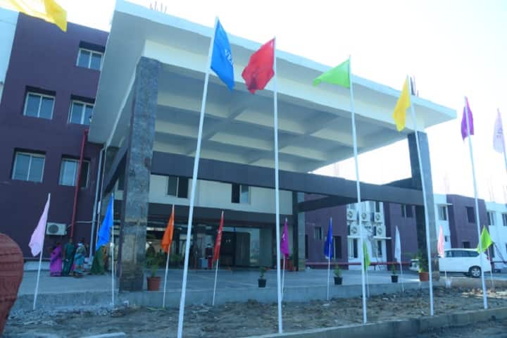 Vels Medical College and Hospital campus in Tiruvallur, Tamil Nadu, India — photo 1