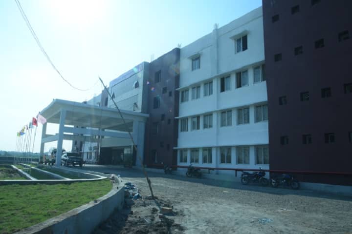 Vels Medical College and Hospital campus in Tiruvallur, Tamil Nadu, India — photo 2