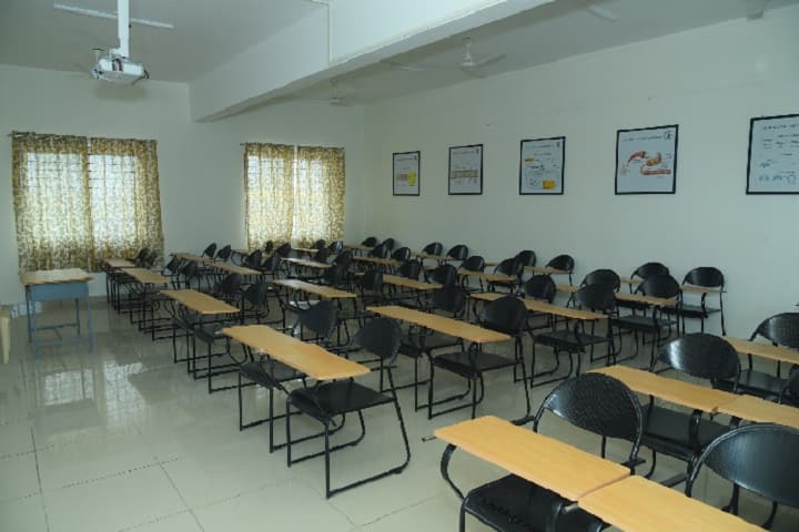 Vels Medical College and Hospital campus in Tiruvallur, Tamil Nadu, India — photo 4