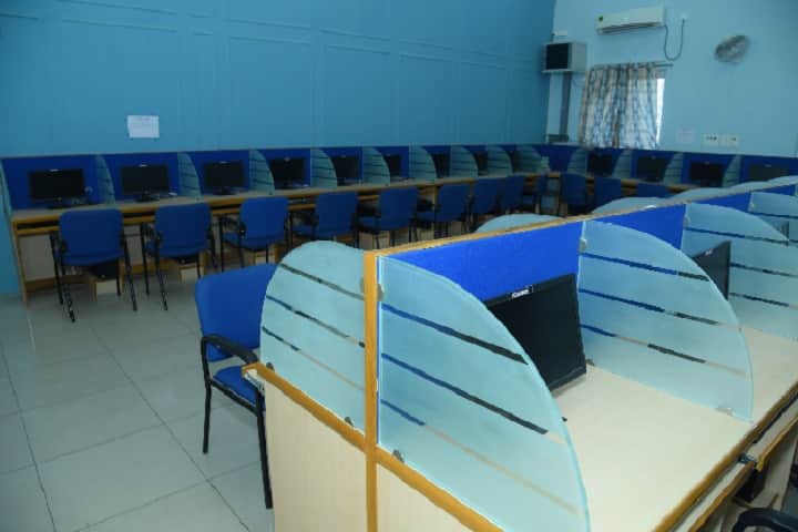 Vels Medical College and Hospital campus in Tiruvallur, Tamil Nadu, India — photo 5