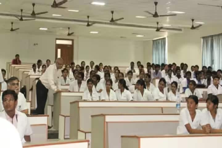 Velammal Medical College Hospital and Research Institute campus in Madurai, Tamil Nadu, India — photo 4