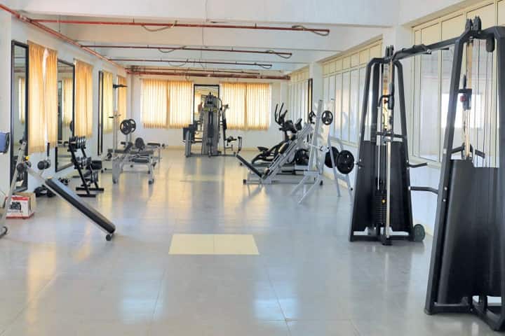 Velammal Medical College Hospital and Research Institute campus in Madurai, Tamil Nadu, India — photo 5