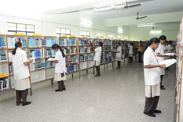 Adhiparasakthi Dental College and Hospital campus in Kancheepuram, Tamil Nadu, India — photo 4