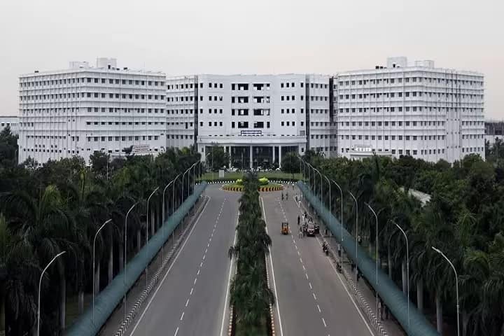 Trichy SRM Medical College campus in Irungalur, Tamil Nadu, India