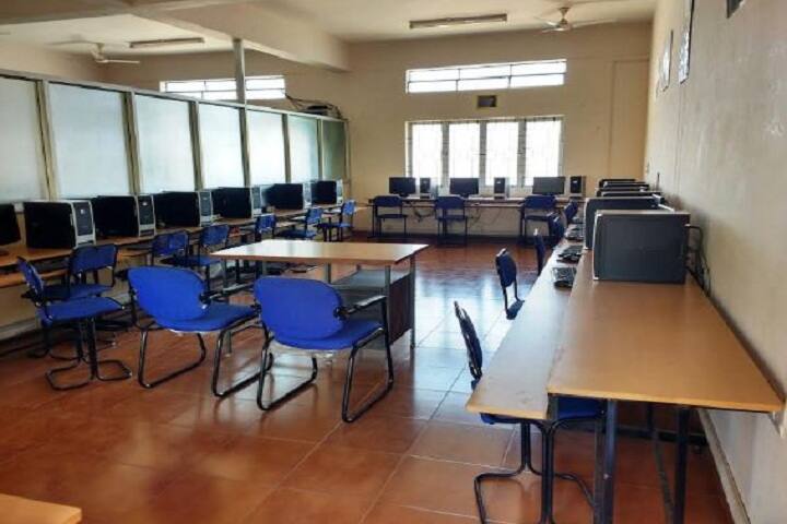 Yuvaraja's College campus in Mysuru, Karnataka, India — photo 5