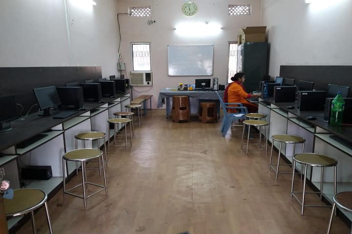 Raghunath Jew Degree College campus in Cuttack, Odisha, India — photo 2
