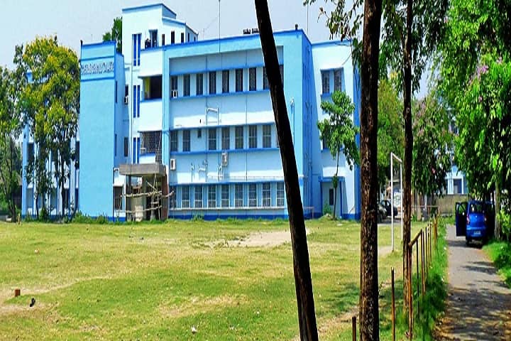 Bhairab Ganguly College campus in Kolkata, West Bengal, India — photo 1