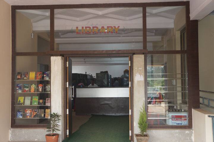 Shivraj College Arts Commerce and DS Kadam Science College campus in Gadhinglaj, Maharashtra, India — photo 3