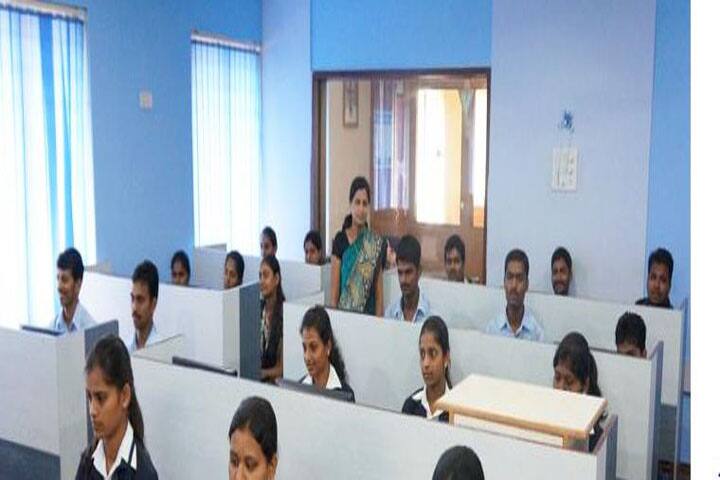 Shivraj College Arts Commerce and DS Kadam Science College campus in Gadhinglaj, Maharashtra, India — photo 5