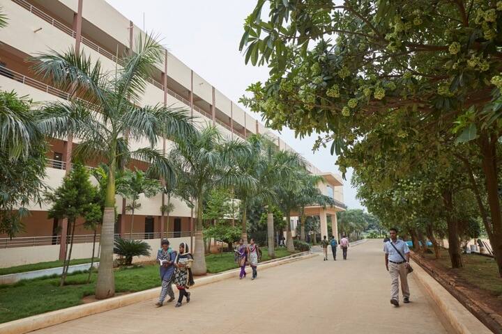 Dhanalakshmi Srinivasan College of Engineering campus in Coimbatore, Tamil Nadu, India — photo 1