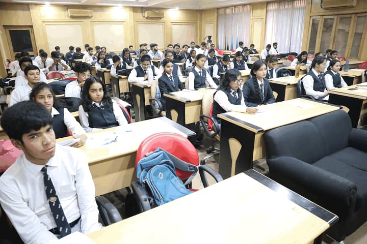 SMS Law College campus in Varanasi, Uttar Pradesh, India — photo 3