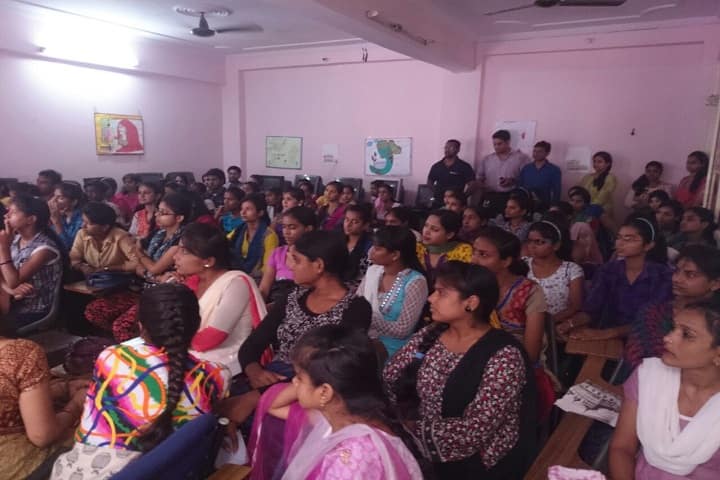 Ram Khelawan Singh PG College campus in Mirzapur, Uttar Pradesh, India — photo 2