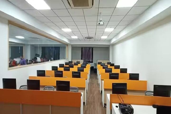 Anna Leela College of Commerce and Economics and Shobha Jayaram Shetty College for BMS campus in Mumbai City, Maharashtra, India — photo 5