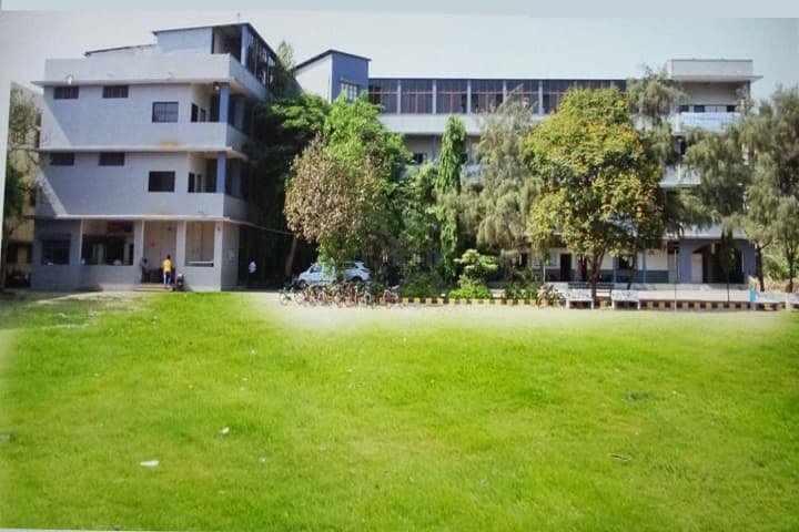 Smt GN Pandya Commerce and Science College, Surat campus in Surat, Gujarat, India