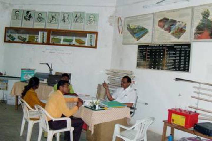 Manoharbhai Patel College of Arts Commerce and Science campus in Gondia, Maharashtra, India — photo 3
