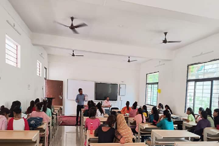 Government Girls PG College campus in Chhatarpur, Madhya Pradesh, India — photo 3
