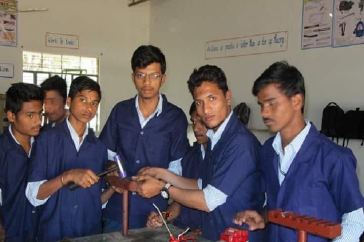 Sree Visvesvaraya Polytechnic campus in Mahabubnagar, Telangana, India — photo 6