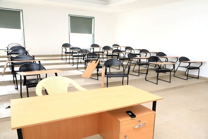 Srinivasan Medical College and Hospital campus in Tiruchirappalli, Tamil Nadu, India — photo 2