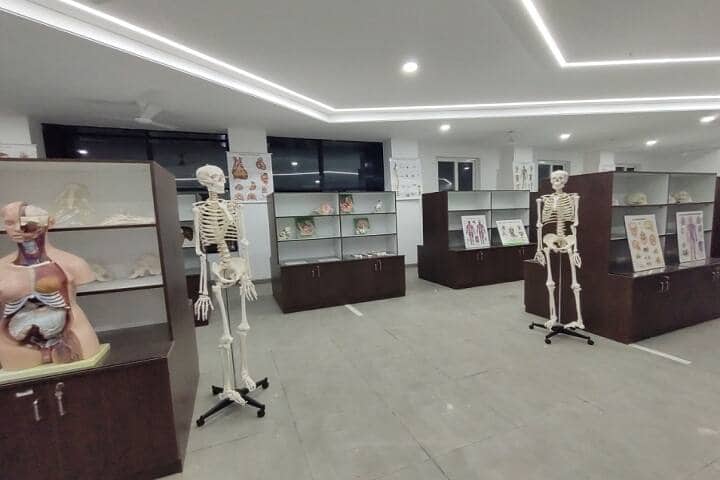 Srinivasan Medical College and Hospital campus in Tiruchirappalli, Tamil Nadu, India — photo 3