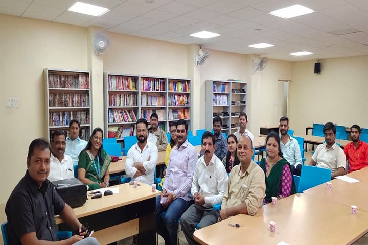 Prof Ramkrishna More Arts Commerce and Science College campus in Pimpri-Chinchwad, Maharashtra, India — photo 2